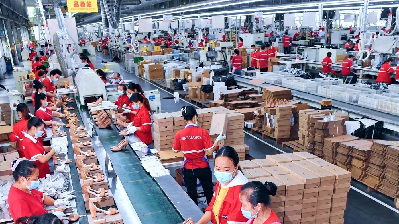Consumer goods production and quality inspection at a Chinese factory