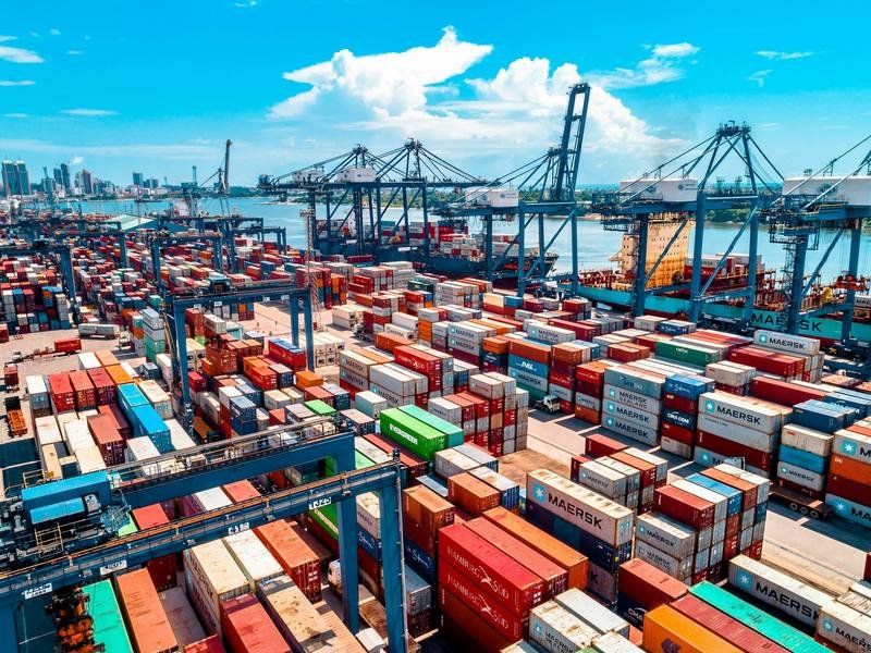 Container port with gantry cranes