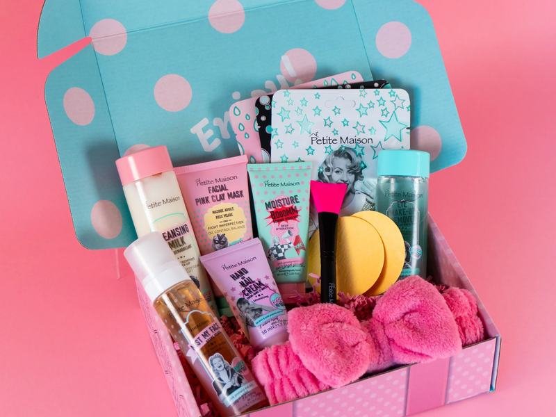 Beauty Tools And Accessories supplied by Karachi Traders